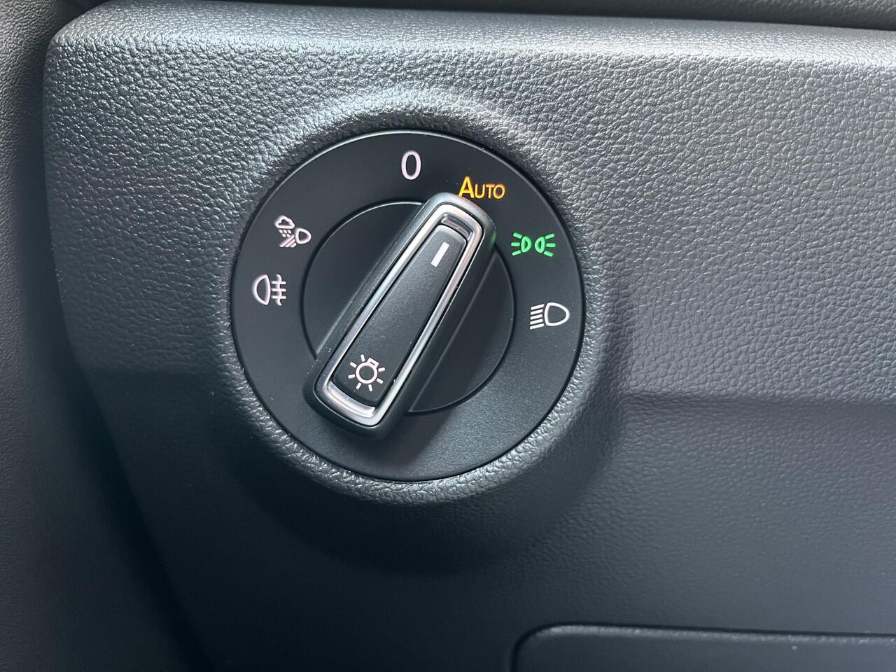 Volkswagen T-Roc 2.0 TSI 4Motion R / AUTOMAAT/ 300 PK/ AKRAPOVIC/ PANO/ CAMERA/ TREKHAAK/ PARK. SENSOREN/ DCC/ IQ. LIGHT/ STOEL-STUURVERWARM./ KEYLESS/ ADAPT. CRUISE/ APP CONNECT/ NAVI/ CLIMA/ DAB/ 19" LMV