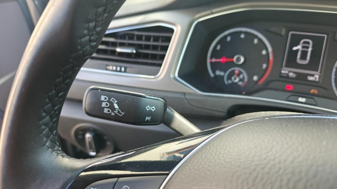 Volkswagen T-Roc 1.5 TSI 150PK STYLE - Carplay - Trekhaak - All in prijs