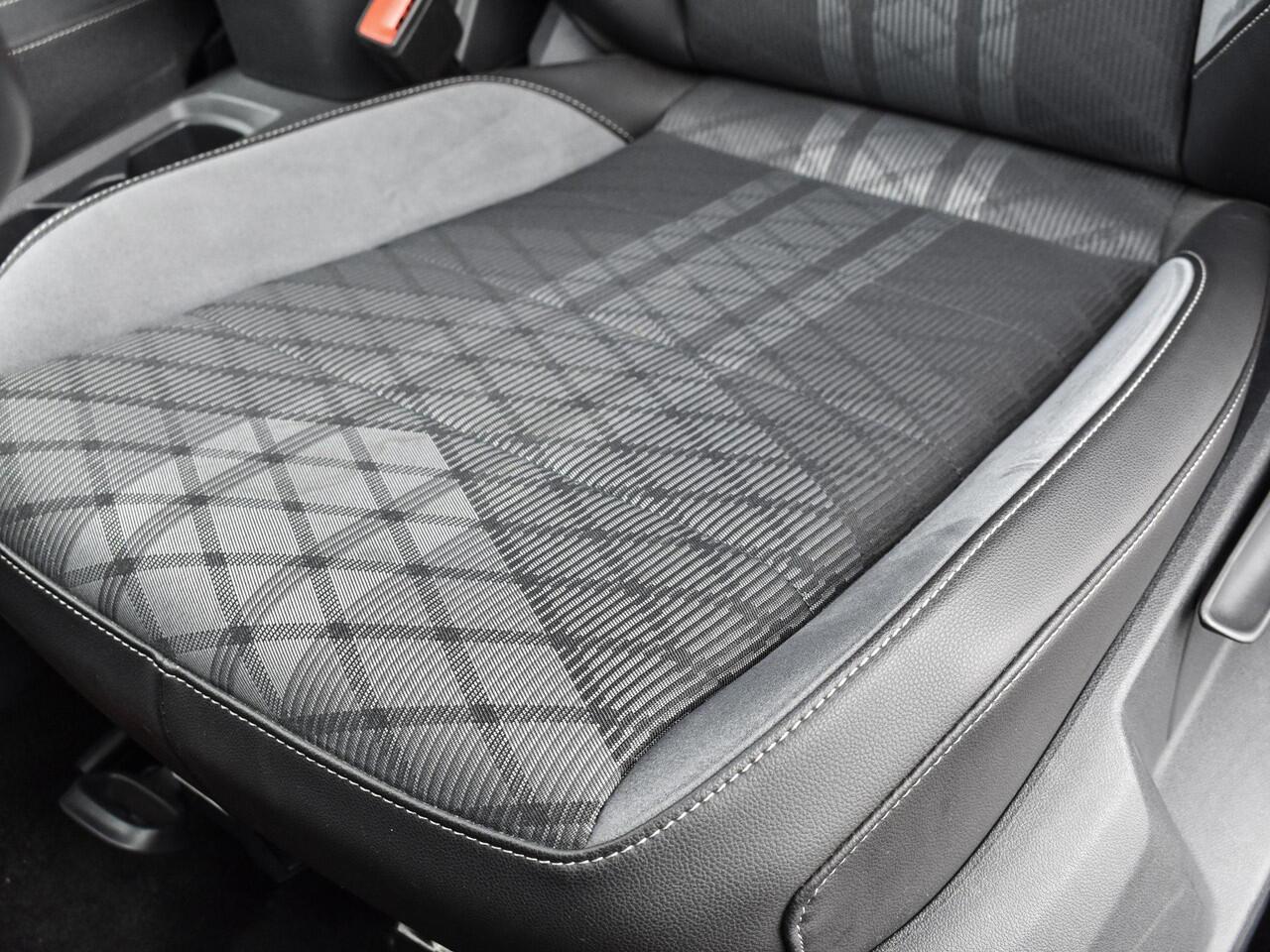 Volkswagen T-Roc 1.5 TSI 150pk DSG R-Line Business · Camera · Apple/Android Car Play · Navigatie · Stoelverwarming · 17'' Inch · Garantie t/m 20-06-2028 of 100.000km