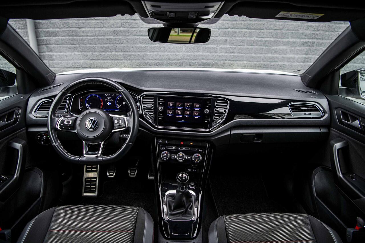 Volkswagen T-Roc 1.5 TSi 150 pk Sport + | Black Style | Full LED | Navigatie
