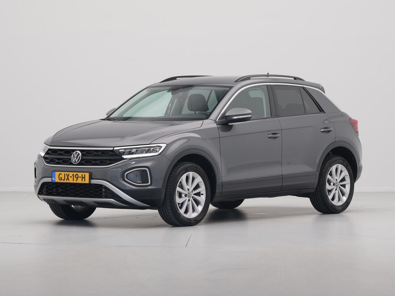 Volkswagen T-Roc 1.5 TSI 150pk DSG Life Edition Navi via App Pdc Clima Acc 63
