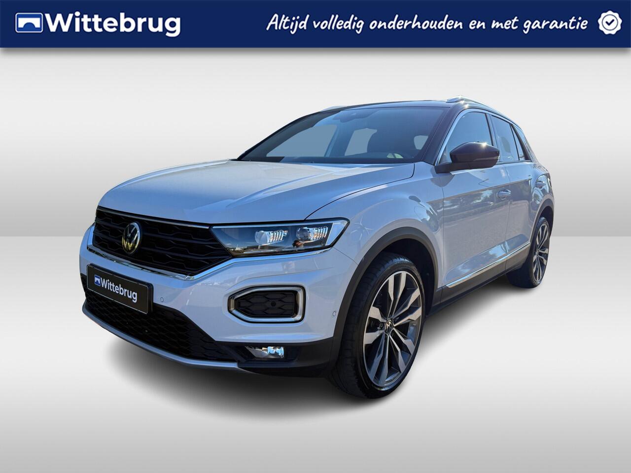 Volkswagen T-Roc 1.5 TSI 150pk DSG Sport / Panoramadak / Virtual Cockpit / 19" LMV / Trekhaak Afneembaar / Stoelverwarming / Alarm / Keyless / Dode Hoek / Sport Comfortstoelen