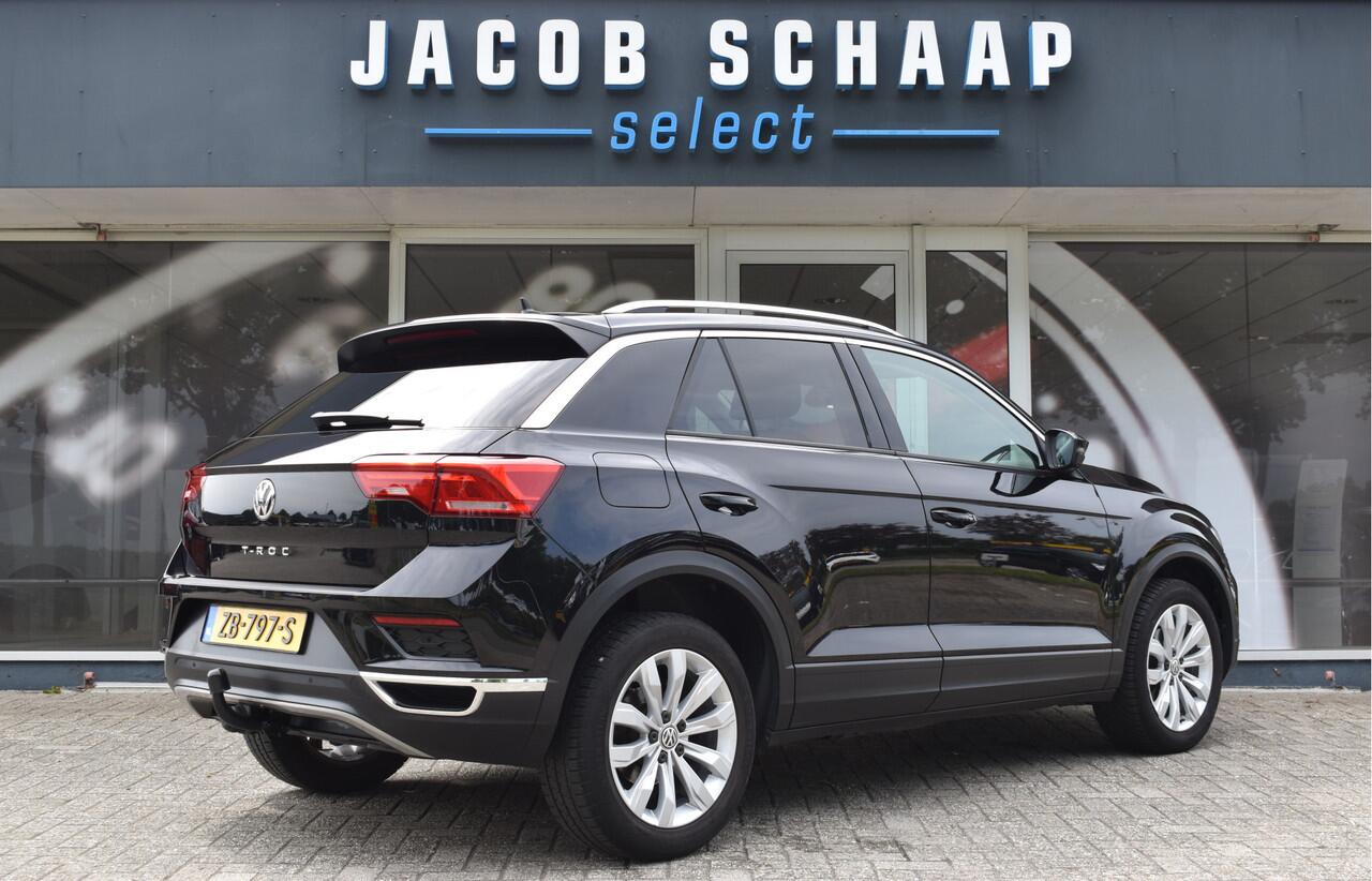 Volkswagen T-Roc 1.5 TSI Style Automaat Navigatie / Adap. Cruise / Trekhaak / PDC v+a / Camera / 17" LM