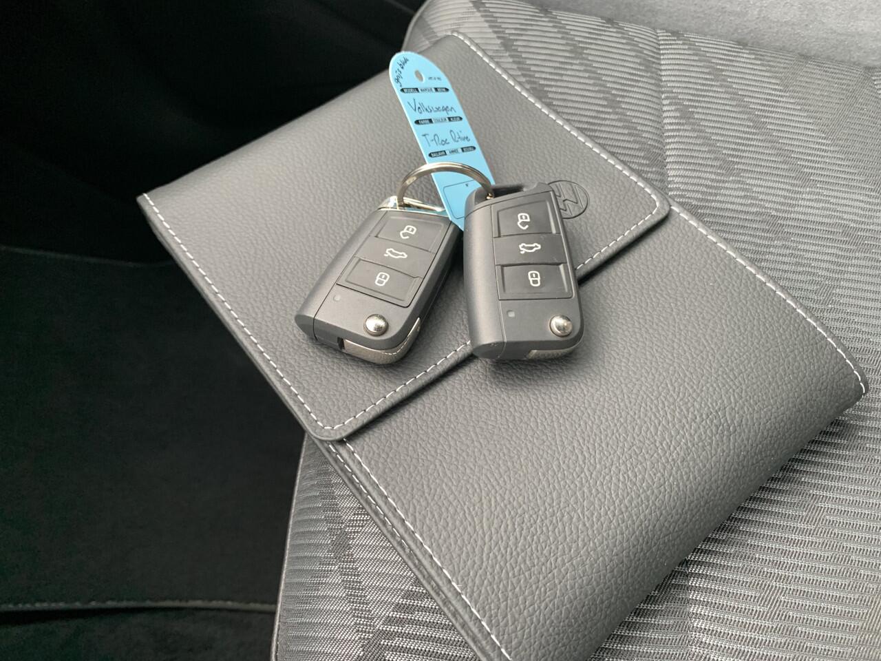 Volkswagen T-Roc 1.5 TSI 150PK R-Line Black Line IQ LIGHT-CAMERA-NAVI-ADAPT.CRUISE-LANE ASSIST-PDC-LMV-ECC