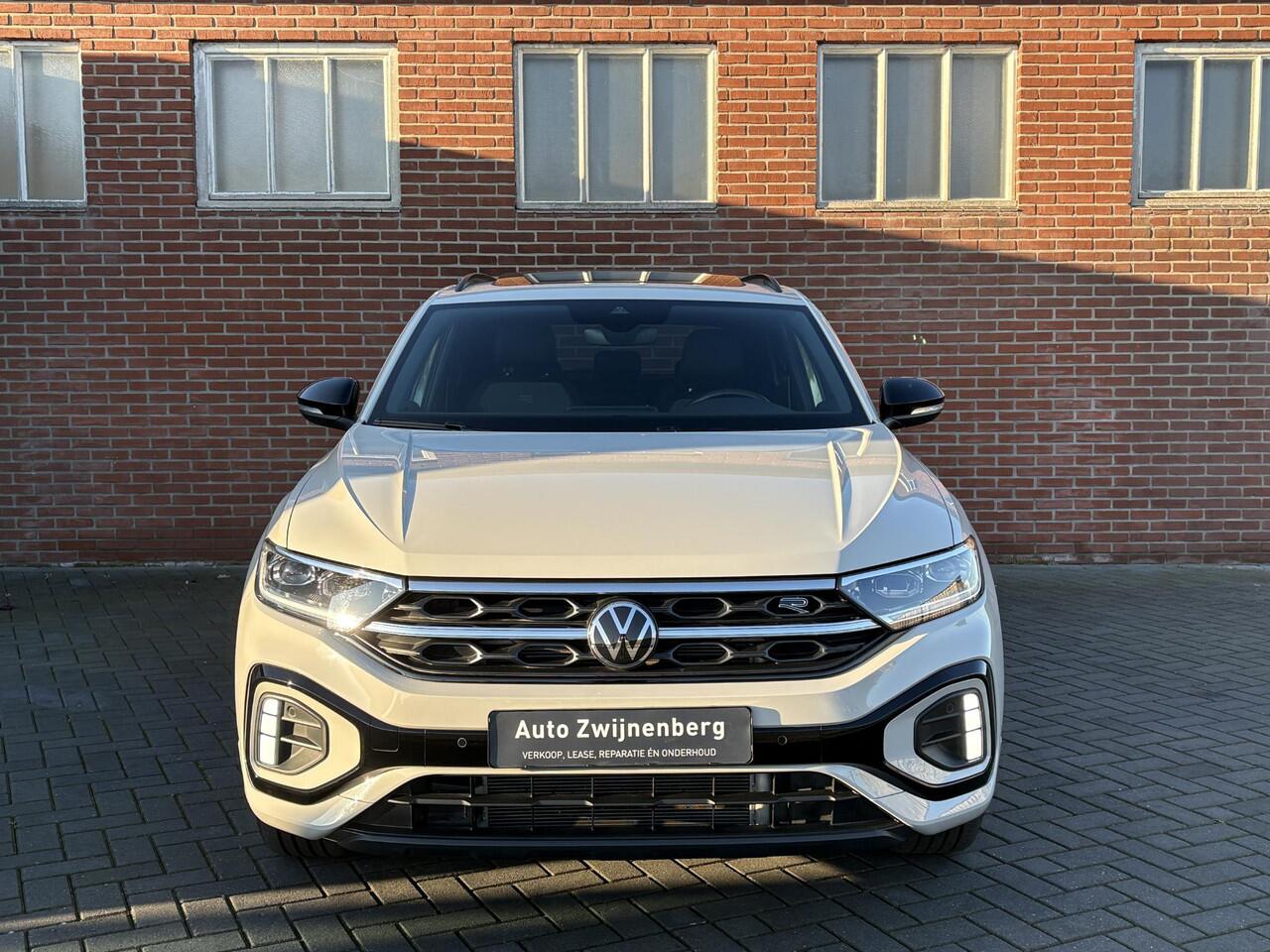 Volkswagen T-Roc 1.5 TSI OPF DSG R-Line | Pano |