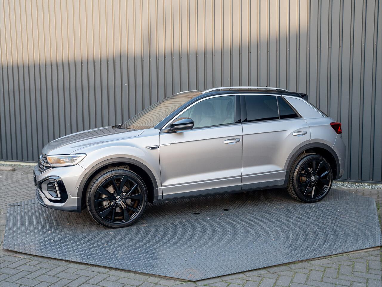 Volkswagen T-Roc 1.5 TSI 150Pk R-Line Business | Black Style | IQ Light | 19'' | Camera | Prijs Rijklaar!!