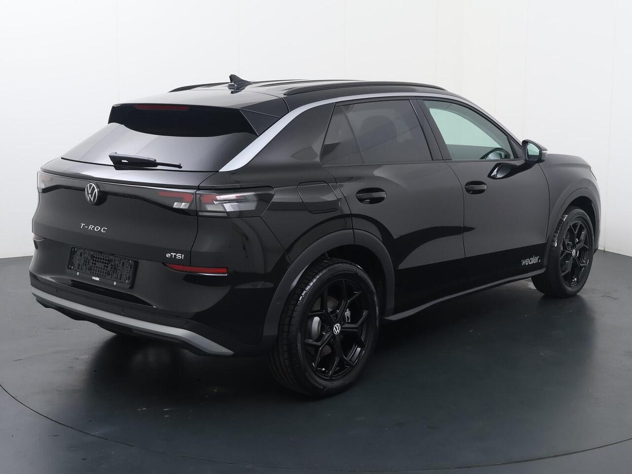 Volkswagen T-Roc 1.5 eTsi 116pk DSG Life First Edition | 18" Black Huntsville velgen | Stoel- & stuurwielverwarming |