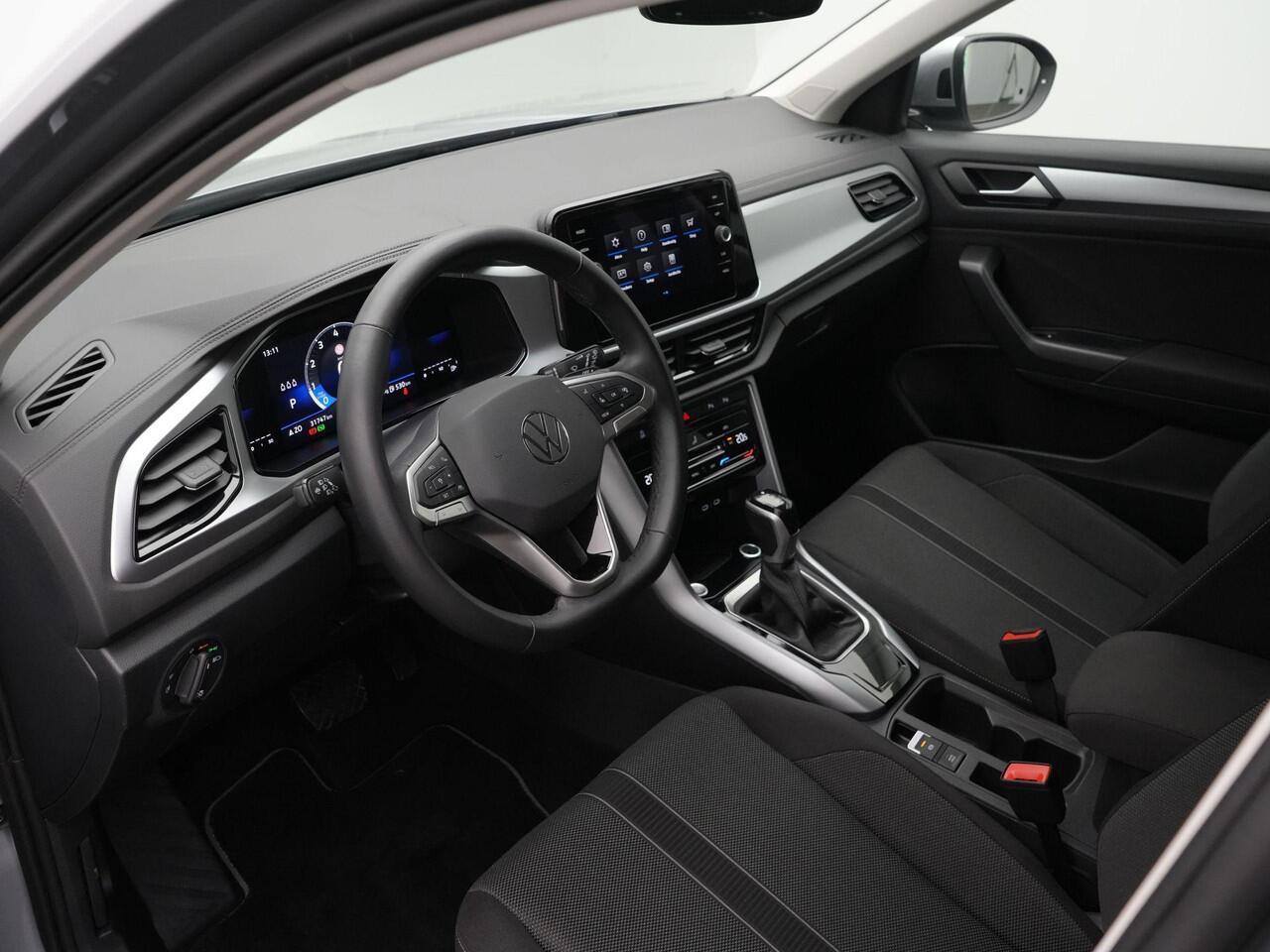 Volkswagen T-Roc 1.5 TSI 150 pk DSG Life Edition | Navigatie | Achteruitrijcamera | Side Assist | Adaptive Cruise | Climatronic