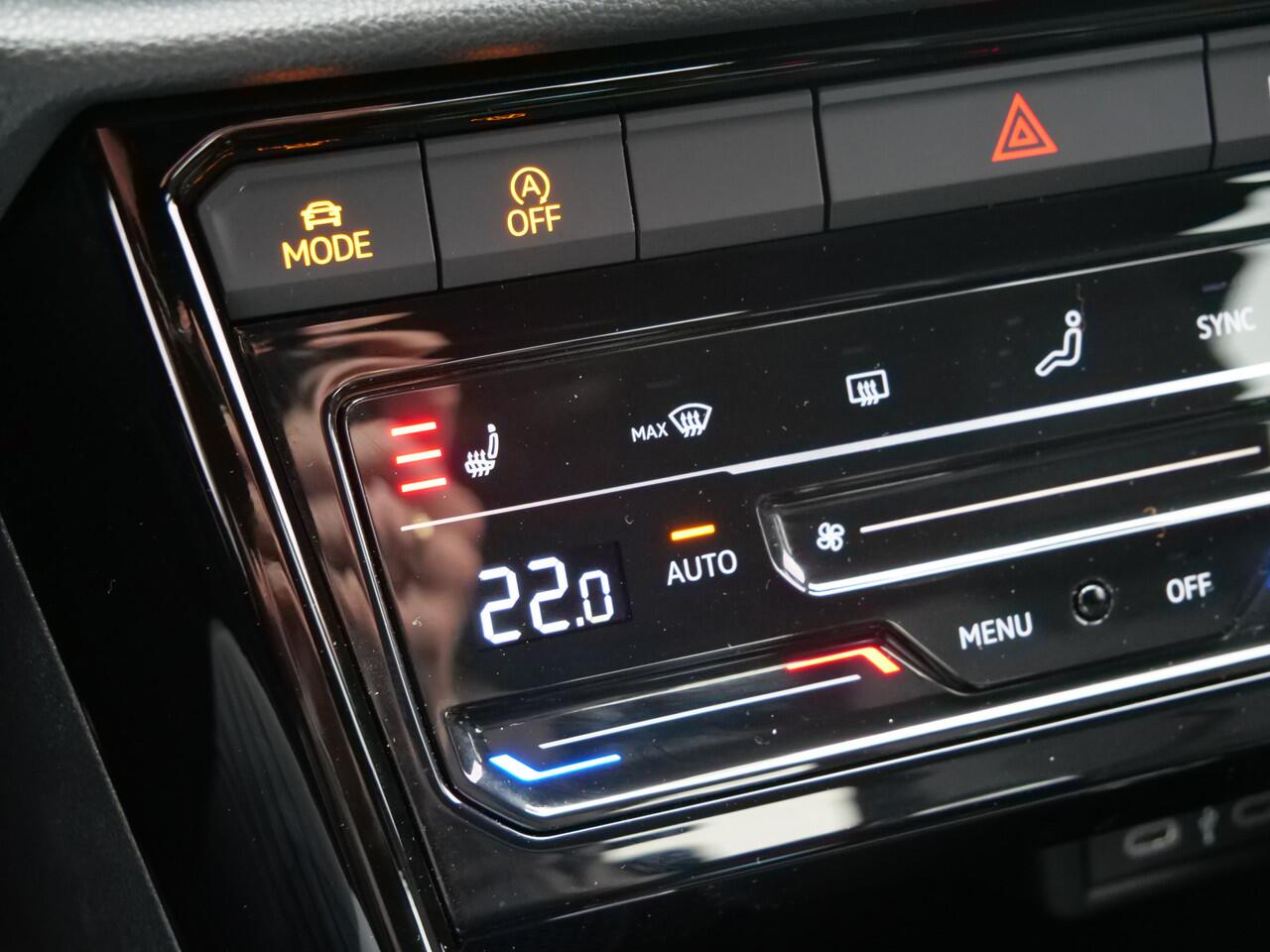 Volkswagen T-Roc 1.5 TSI R-Line Edition 150 Pk Automaat DAB / Apple Carplay / Keyless / Camera