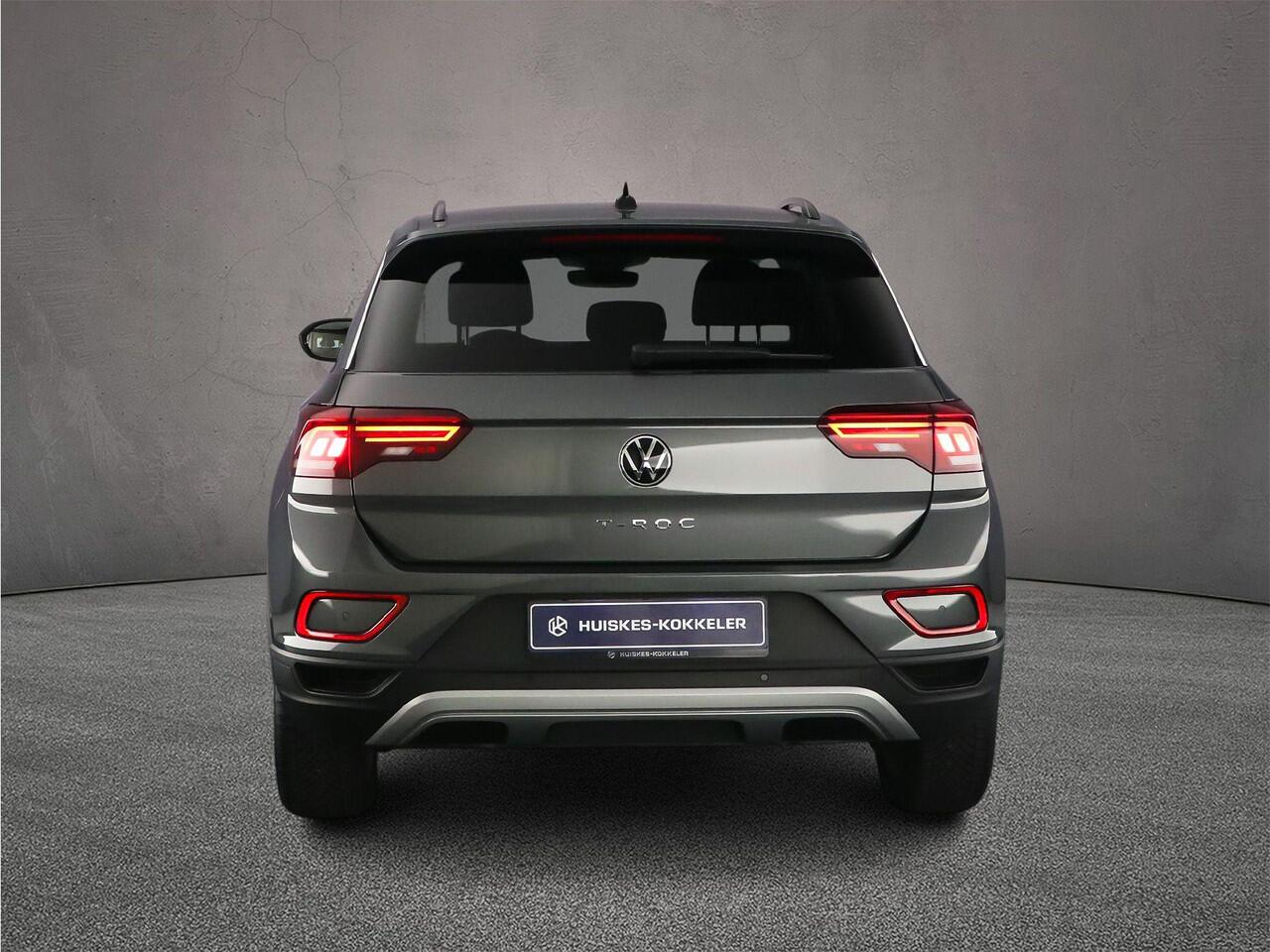 Volkswagen T-Roc Life Edition 1.5 TSI 150pk DSG Automaat Adaptive cruise control, Achteruitrijcamera, LED koplampen, Airco, DAB, Radio, App connect, Parkeersensoren