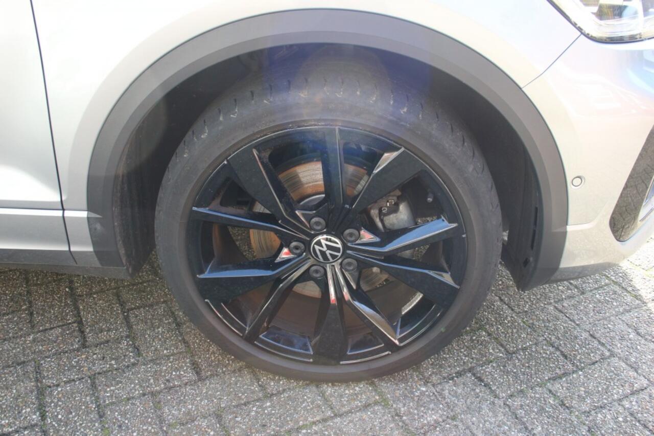 Volkswagen T-Roc 1.5 TSI R-Line Business+, Stoel en stuurverw, Navi, PDC, Zw hemelbekl.