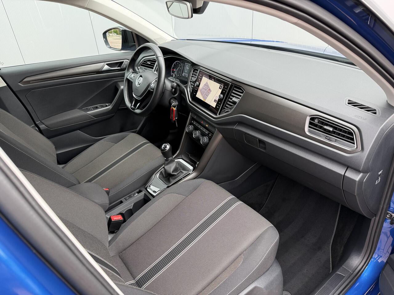 Volkswagen T-Roc 1.0 TSI 116pk Style | ACC | Full Led | Trekhaak