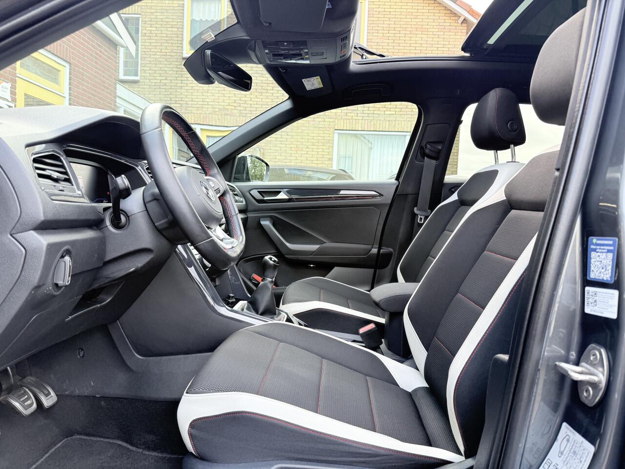 Volkswagen T-Roc 1.5 TSI 150pk Sport Panoramadak, 18''Lmv, Virt. Display