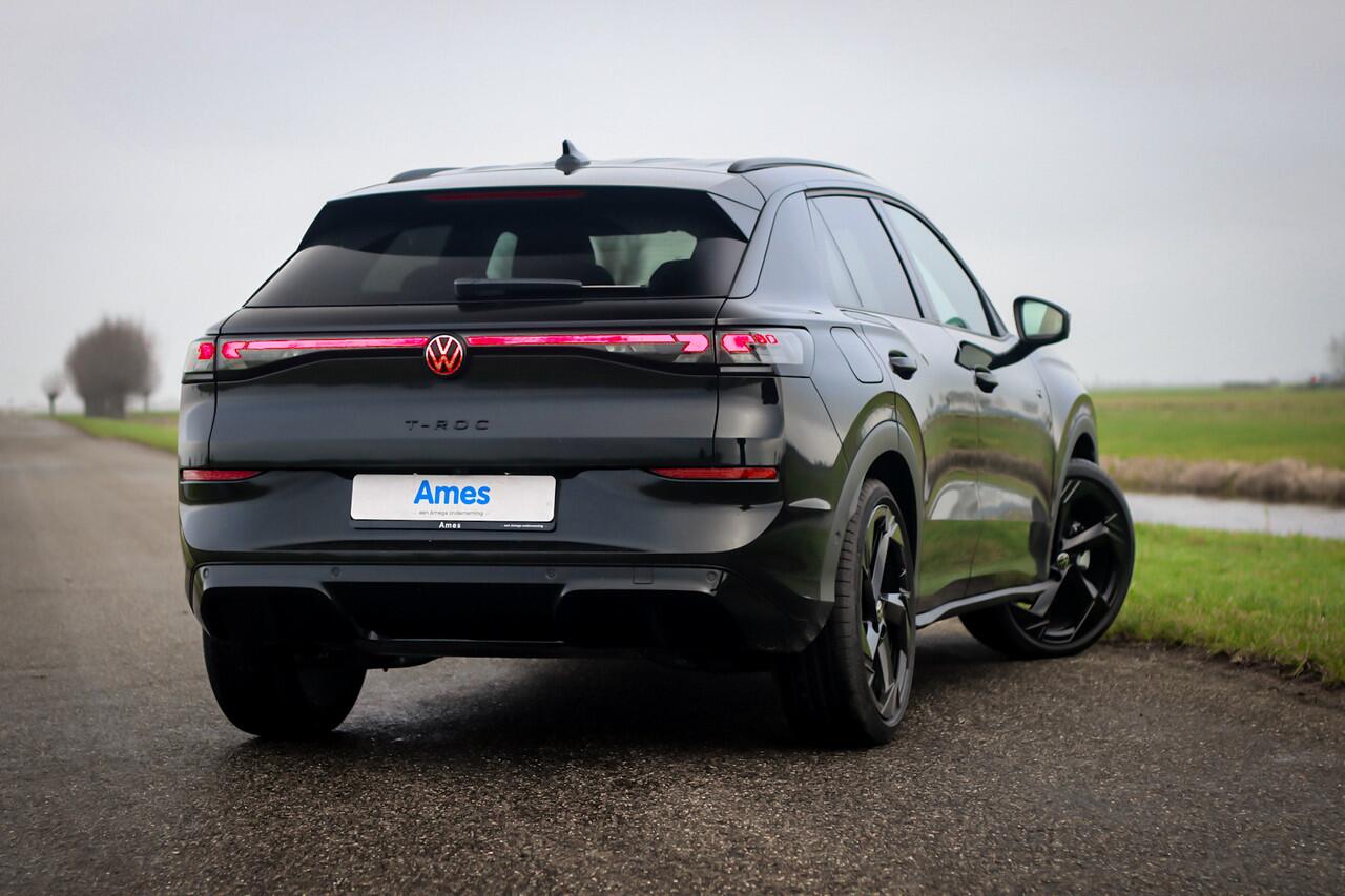 Volkswagen T-Roc 1.5 eTsi R-Line First Edition | Velgen 'Calgary', 20 inch | Achterklep elektrisch bedienbaar | Black Style Pakket