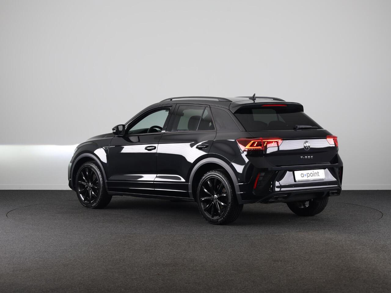Volkswagen T-Roc 1.5 TSI R-Line 150 PK DSG |Private lease vanaf ¤ 699,- pm | Blackstyle | Trekhaak afneembaar | ErgoActive Stoel Pakket | Navigatie |