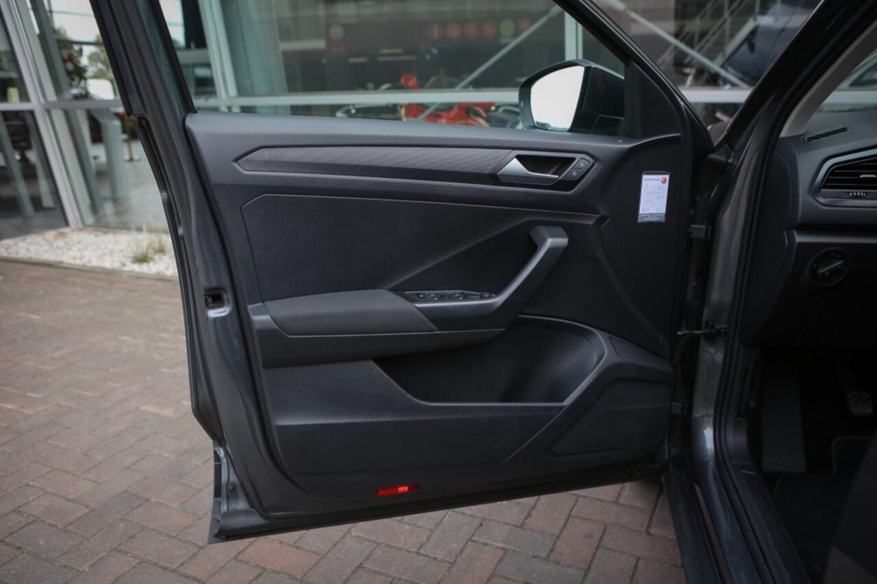 Volkswagen T-Roc 1.0 TSI Sport | Pano |