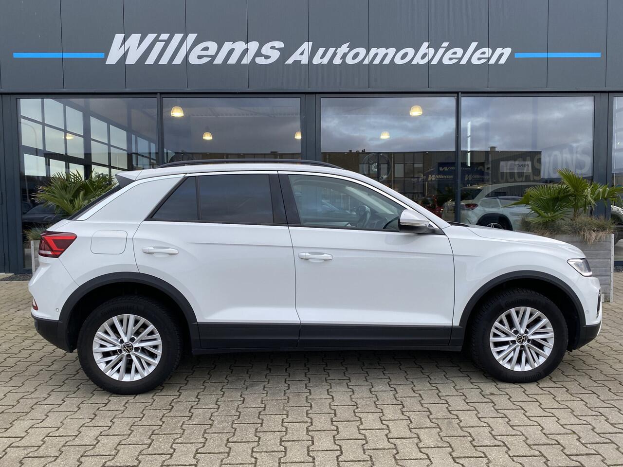 Volkswagen T-Roc 1.5 TSI Life Business Trekhaak & Virtual Cockpit, App Connect