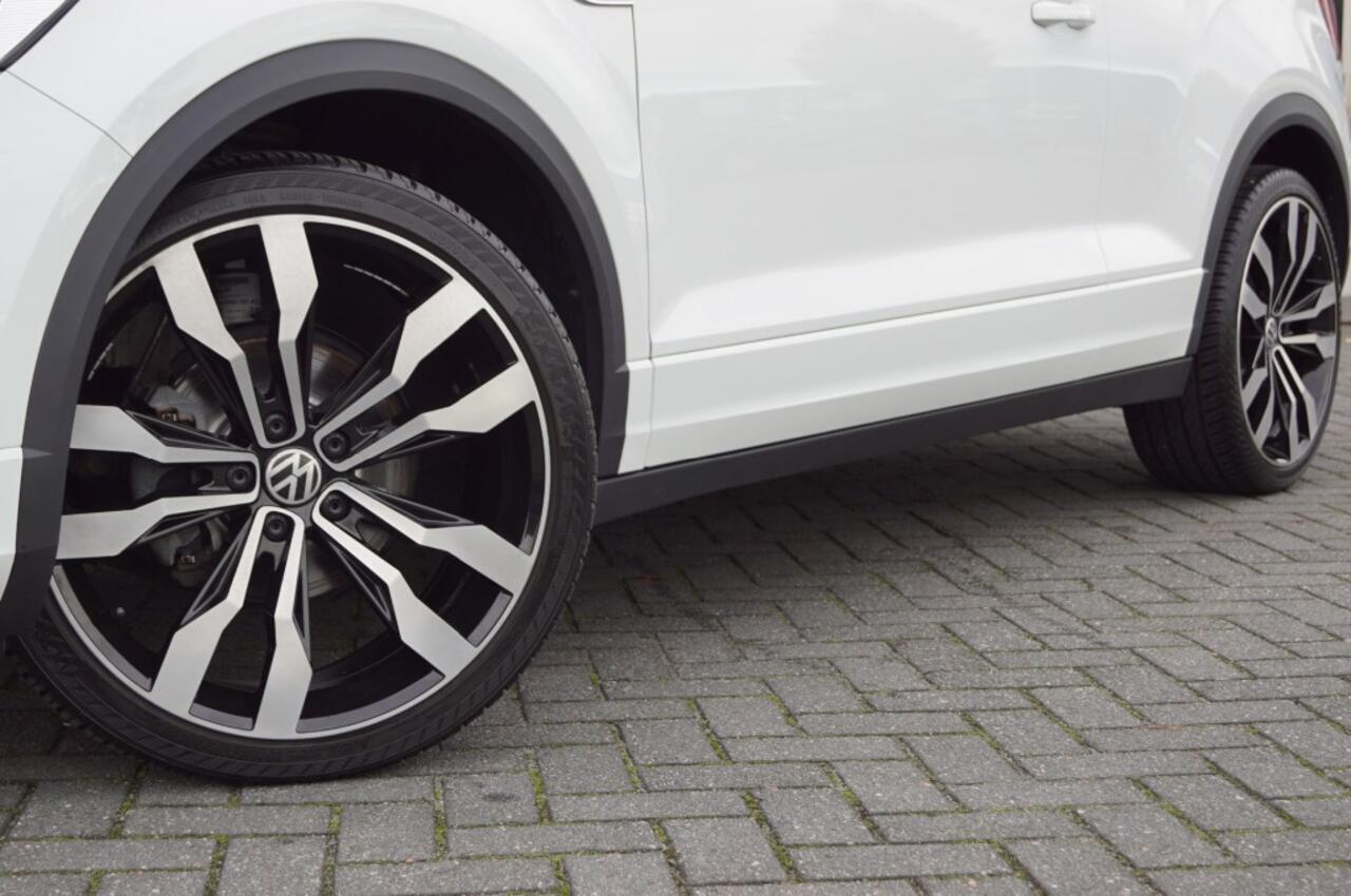 Volkswagen T-Roc 1.5 TSI DSG R-Line 150pk/ Navi /20 Inch LM/ ACC /CarPlay/ Virtual dashboard/ 28 dKM !!!