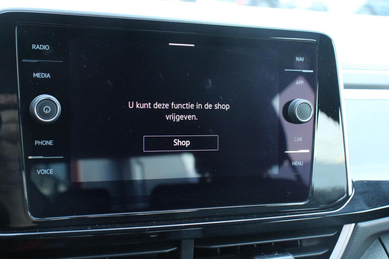 Volkswagen T-Roc 1.0 TSI R-Line, 38DKM, WINTERPAKKET, LED, PDC