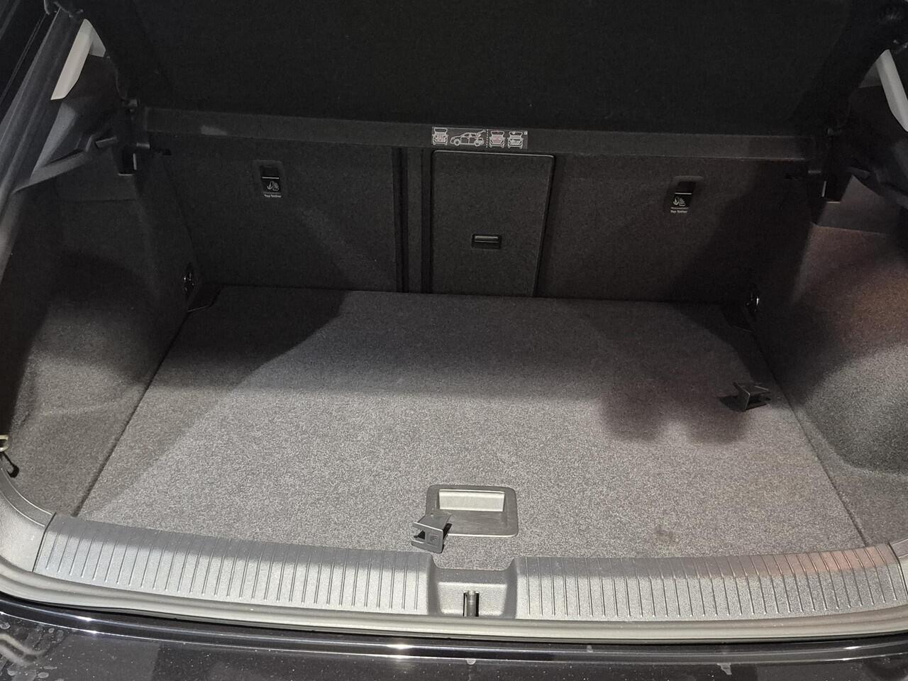 Volkswagen T-Roc 1.5 TSI Sport | Virtual Cockpit | Camera | Navigatie |