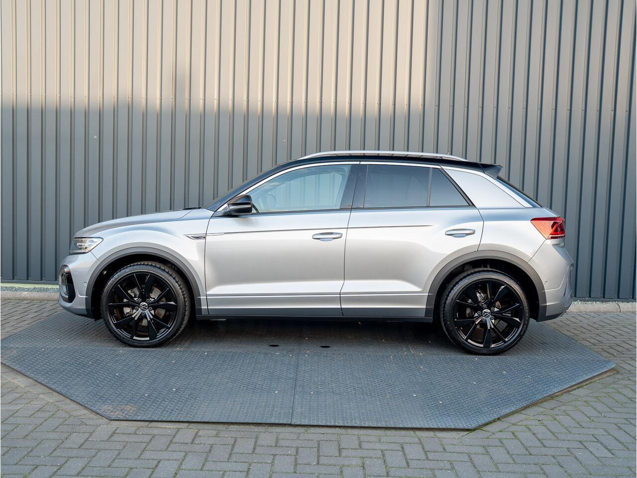 Volkswagen T-Roc 1.5 TSI 150Pk R-Line Business | Black Style | IQ Light | 19'' | Camera | Prijs Rijklaar!!
