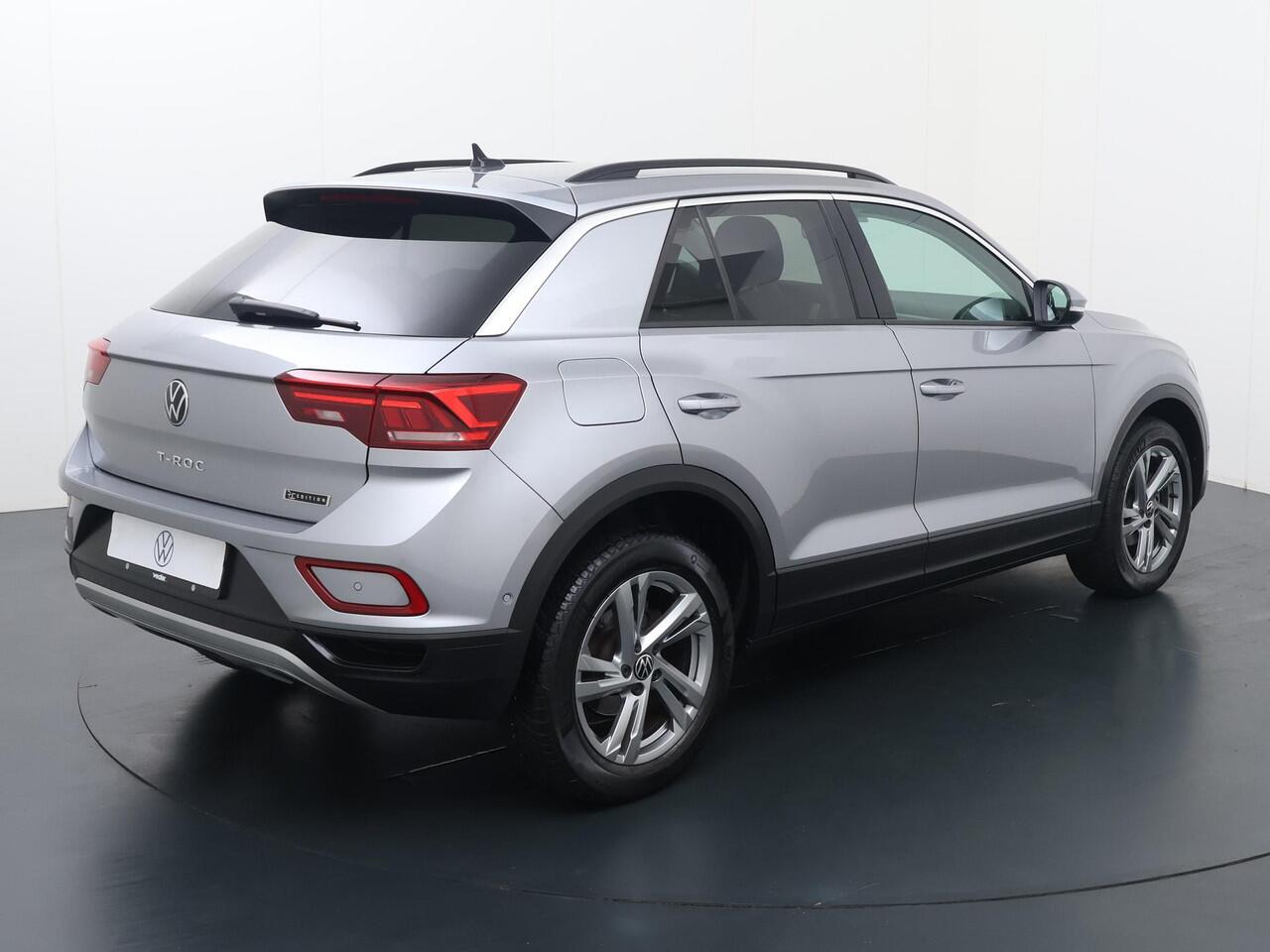Volkswagen T-Roc 1.0 TSI Life 75 Edition | 110 PK | Navigatiesysteem | Adaptive cruise control | Achteruitrijcamera |