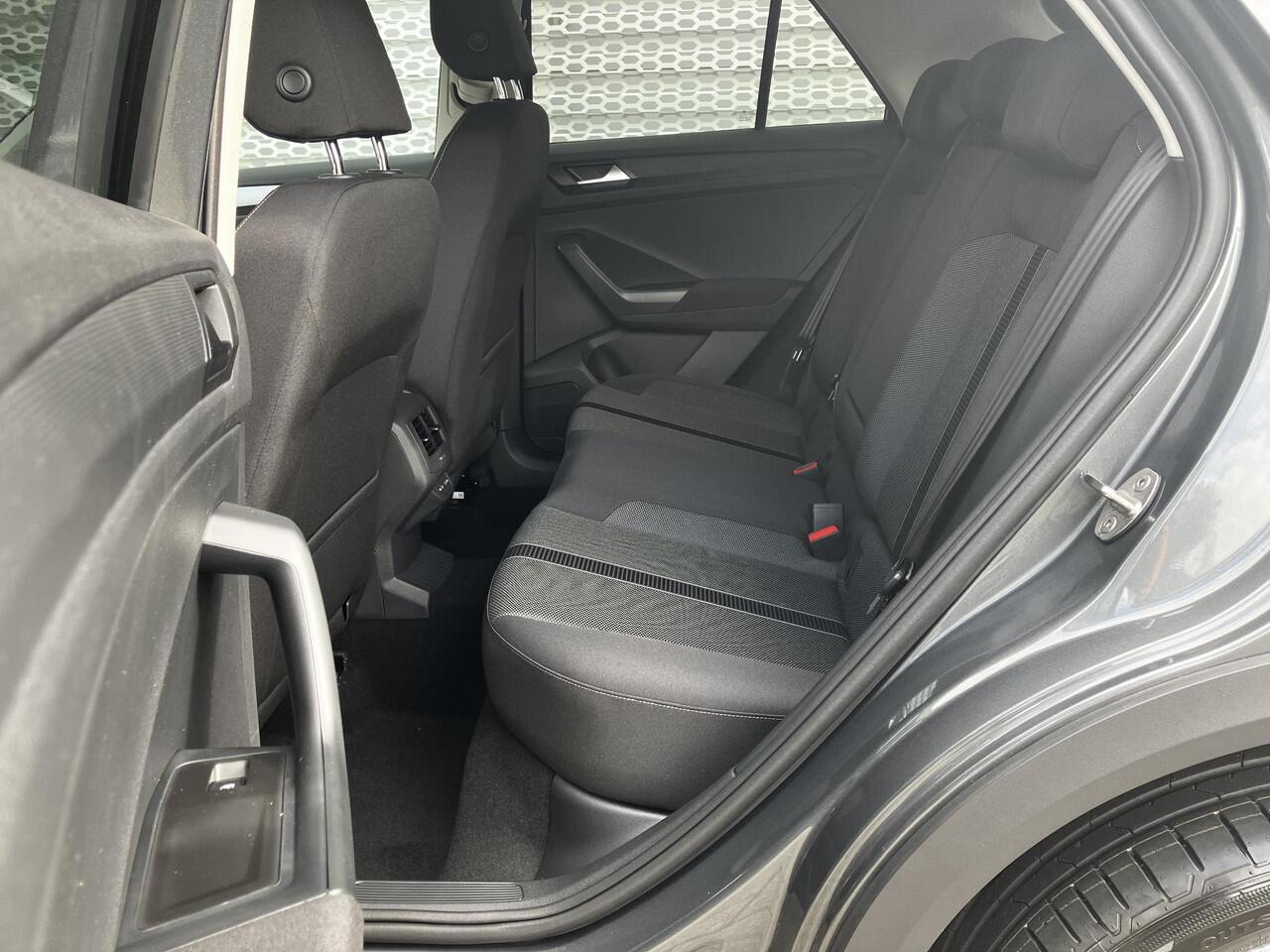 Volkswagen T-Roc Life Edition 1.5 110 kW / 150 pk TSI SUV 7 versn. DSG | Trekhaak afneembaar | Climatronic |