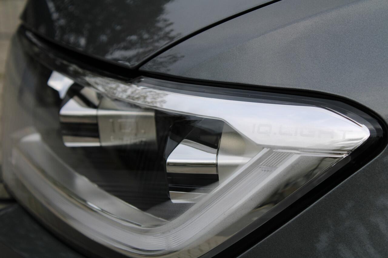 Volkswagen T-Roc 1.5 TSI R-Line | PANO | STOEL&STUUR VERW | IQ LIGHT | BLACK STYLE | ACC | ELEK ACHTERKLEP |