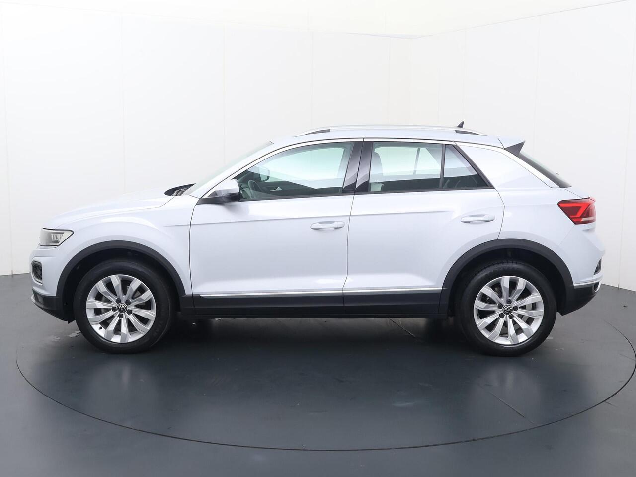 Volkswagen T-Roc 1.5 TSI Sport | 150 PK | Automaat | Trekhaak | Navigatiesysteem |