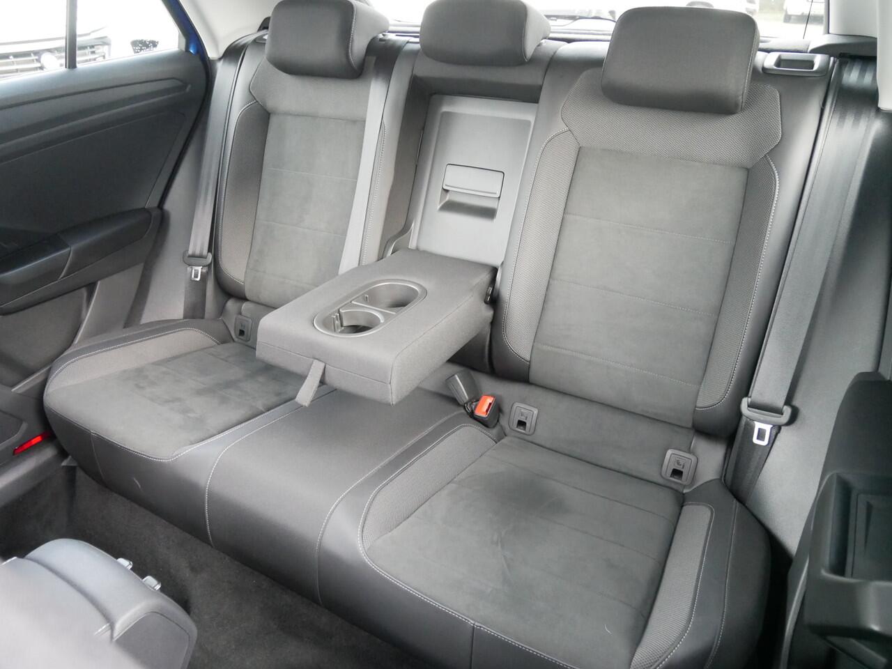 Volkswagen T-Roc 1.0 TSI Life Business Two Tone, Vol opties