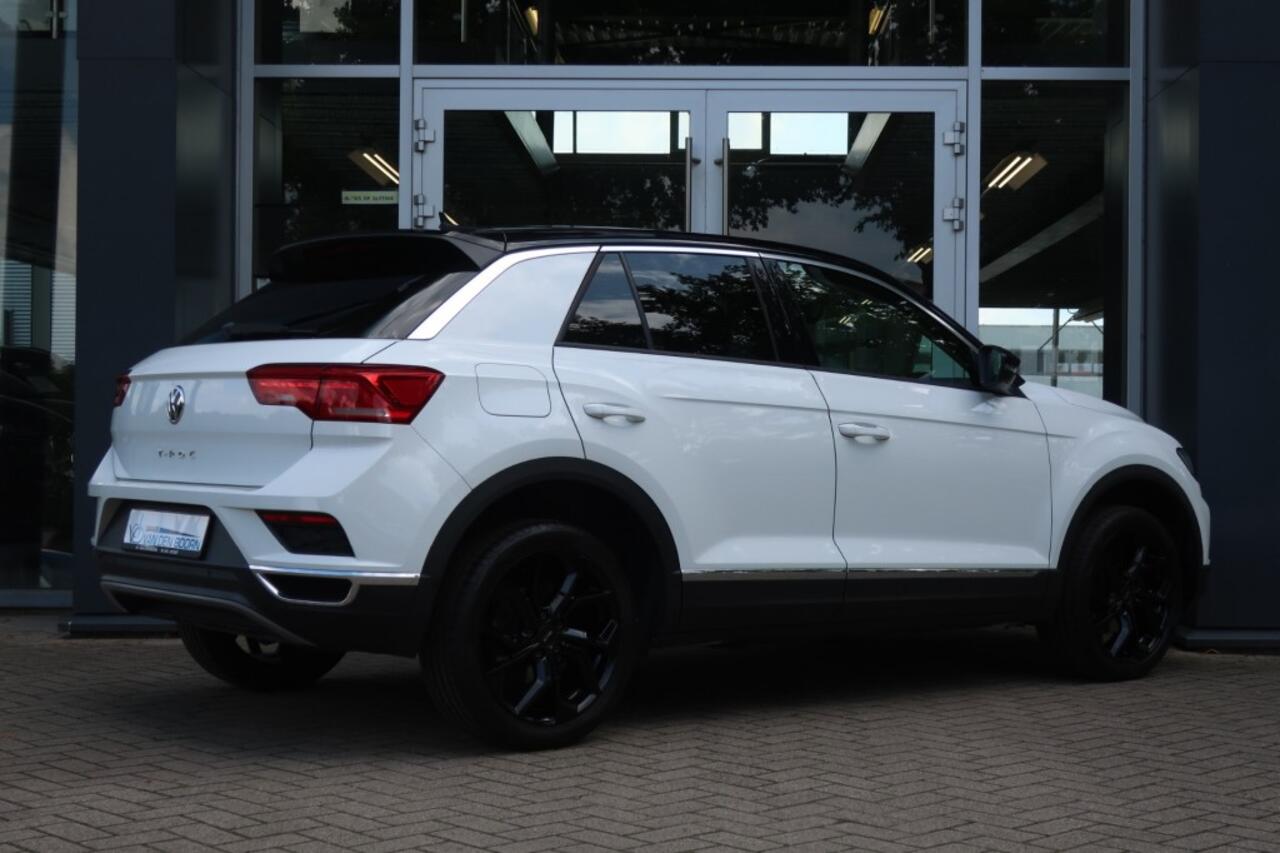 Volkswagen T-Roc 1.5 TSI 150PK, Apple Carplay/ Android Auto, PDC Rondom, etc.