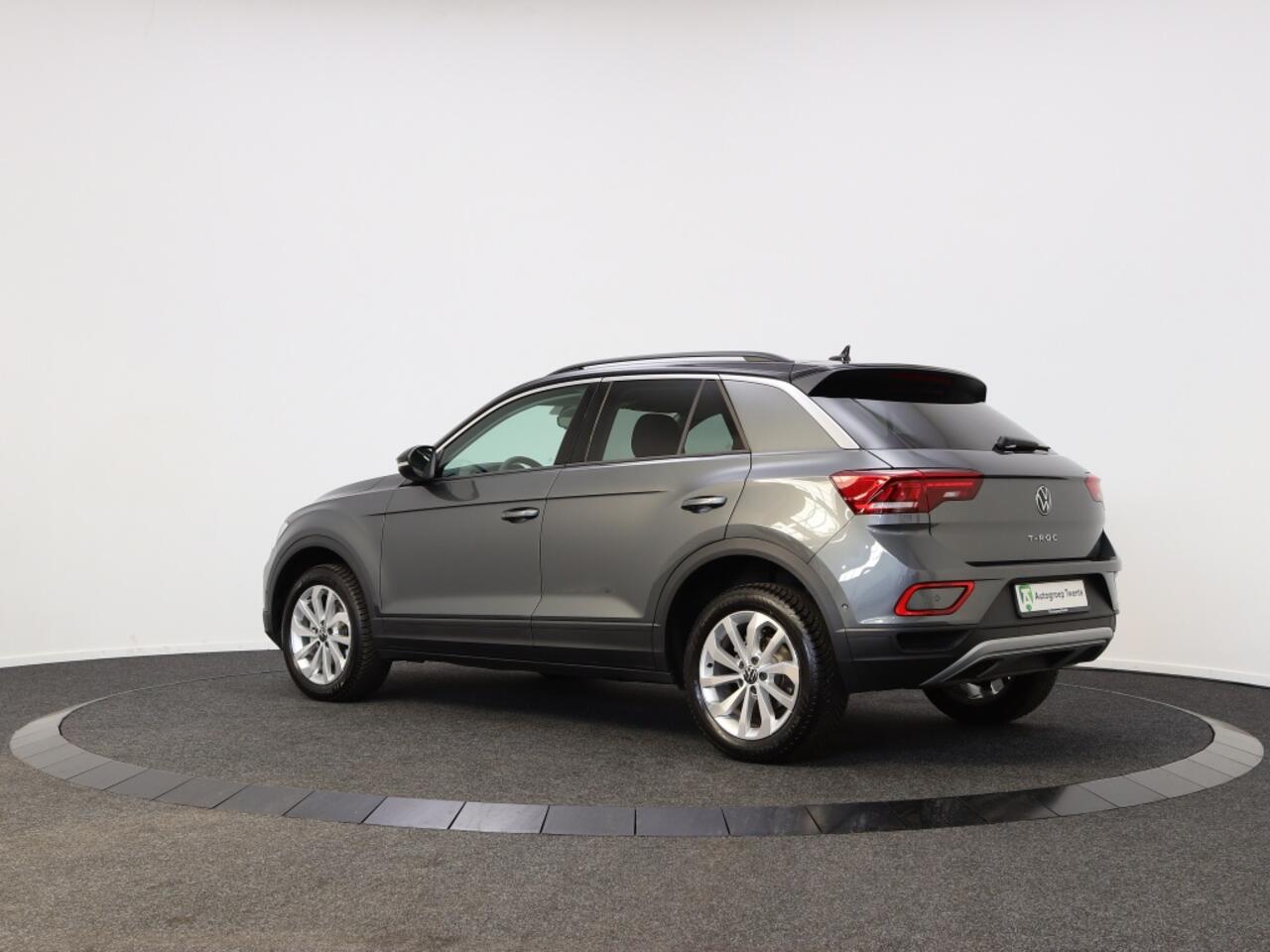 Volkswagen T-Roc 1.5 TSI Life Bns | Private Lease 599,- | Navigatie | Camera | K