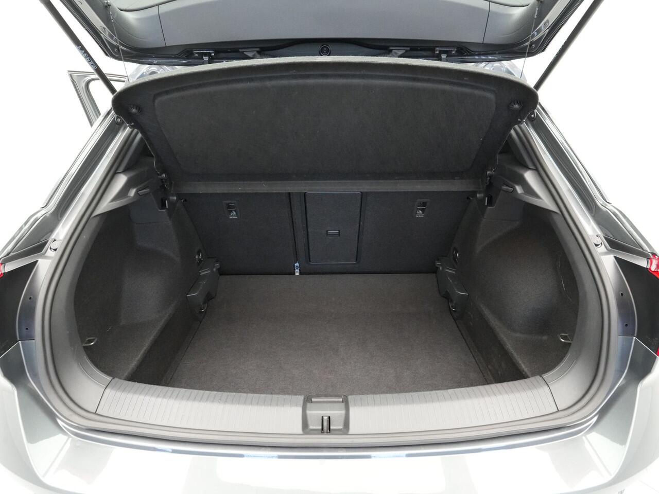 Volkswagen T-Roc 1.5 TSI 150pk DSG R-Line Navi via App Clima Pdc Lm Velgen