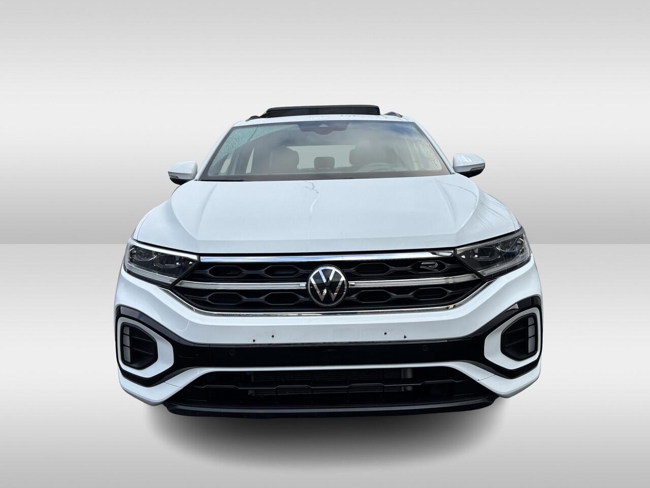 Volkswagen T-Roc 1.5 TSI 150pk R-Line DSG Automaat Panoramadak / Leder / IQ LED verlichting / 19"LM / Navigatie / App-connect / Camera Stoel+stuur verwarming / Elctr. a.klep / PDC