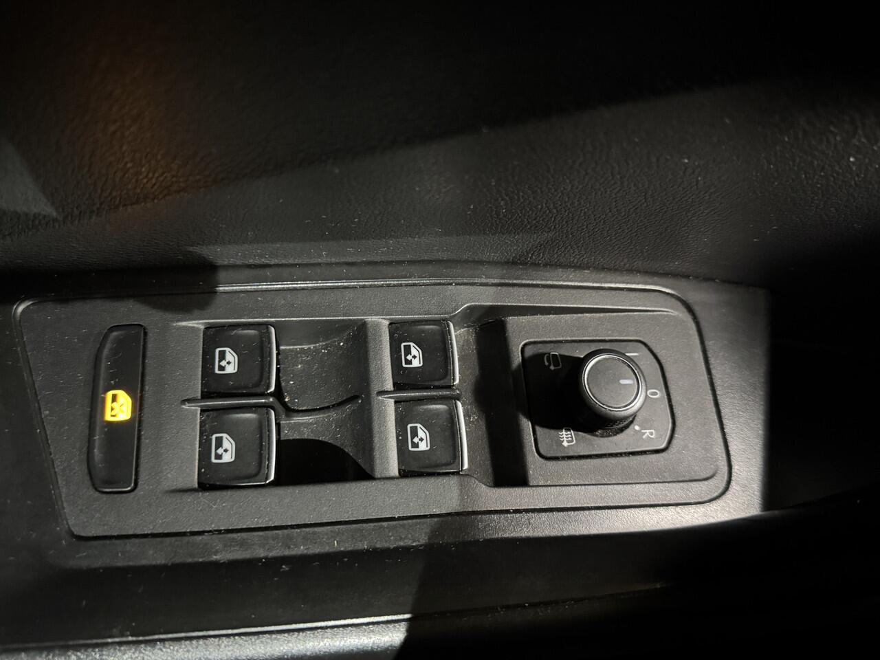 Volkswagen T-Roc 2.0 TSI 4Motion R ClimaC.CruiseC.Navi.Cama.Akrapovic.LMV!!!