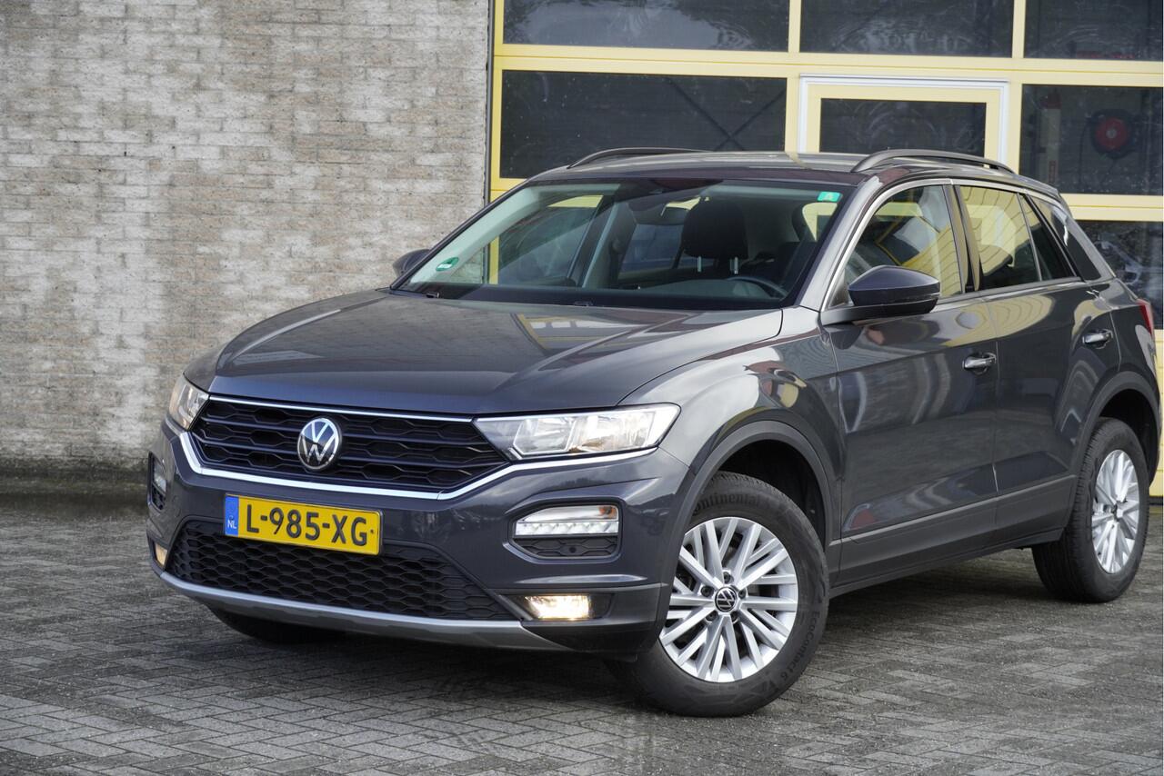 Volkswagen T-Roc 1.0 TSI Style BJ2021 Lmv 16" | Pdc | App-Connect | Navigatiesysteem ( Niet vrijgeschakeld ) | Airco | Cruise control | Getint glas