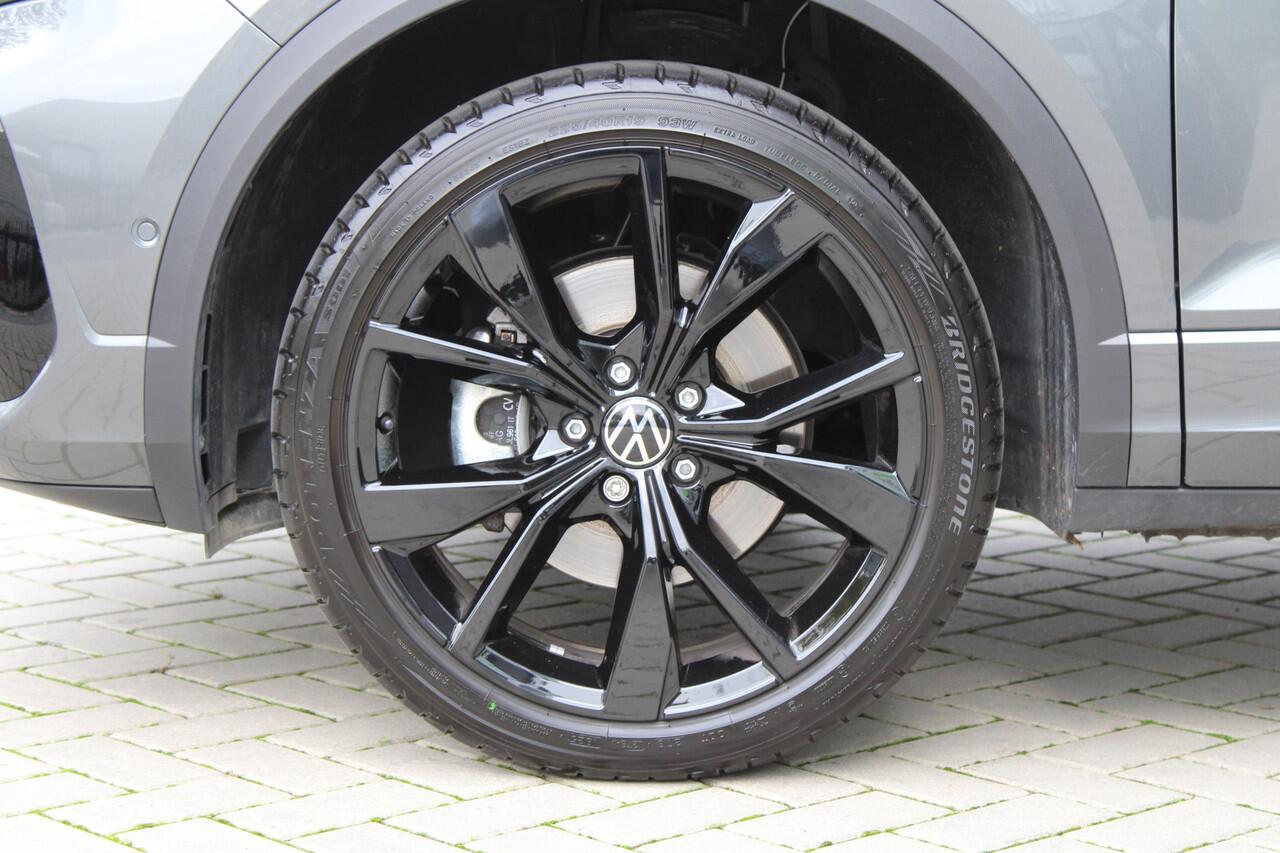 Volkswagen T-Roc 1.5 TSI R-Line | PANO | STOEL&STUUR VERW | IQ LIGHT | BLACK STYLE | ACC | ELEK ACHTERKLEP |