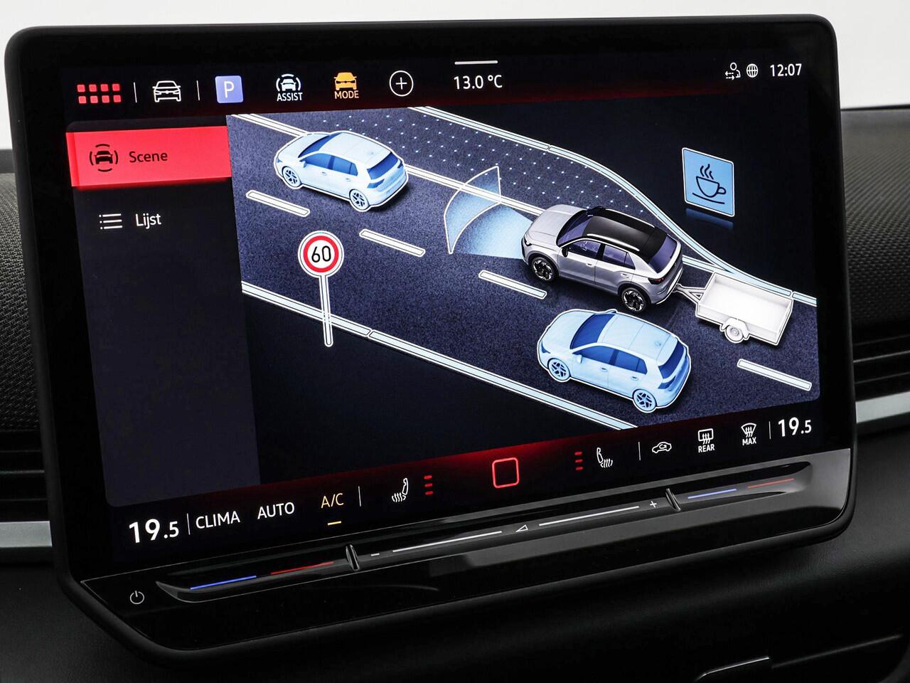 Volkswagen T-Roc 1.5 eTsi R-Line First Edition 150 pk 7 versn. DSG · Achteruitrijcamera · Electrische achterklep · Trekhaak ·