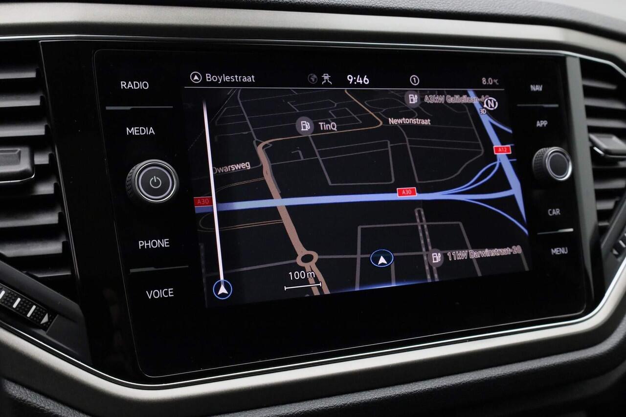 Volkswagen T-Roc 1.0 TSI 110 pk Style Business | Panoramadak | Achteruitrijcamera | Navigatie | Stoelverwarming | Adaptive Cruise