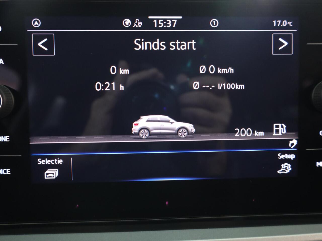 Volkswagen T-Roc 1.0 TSI Life Edition GOAL 115 PK | Navigatie | automatische Airco | Parkeer assistent |