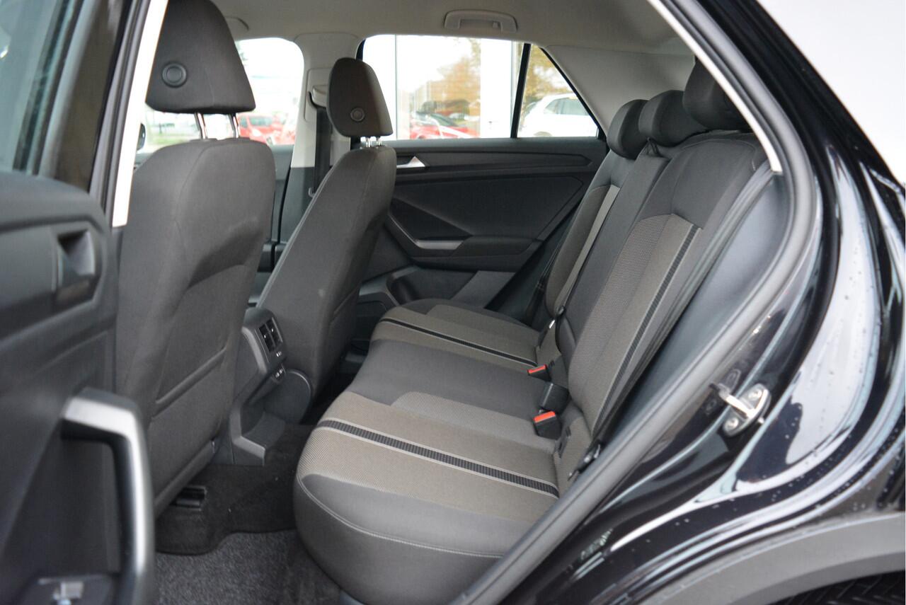 Volkswagen T-Roc 1.0 111PK TSI Style | PDC V+A | Adaptive | Orig. NL | NAP | Lane Ass.