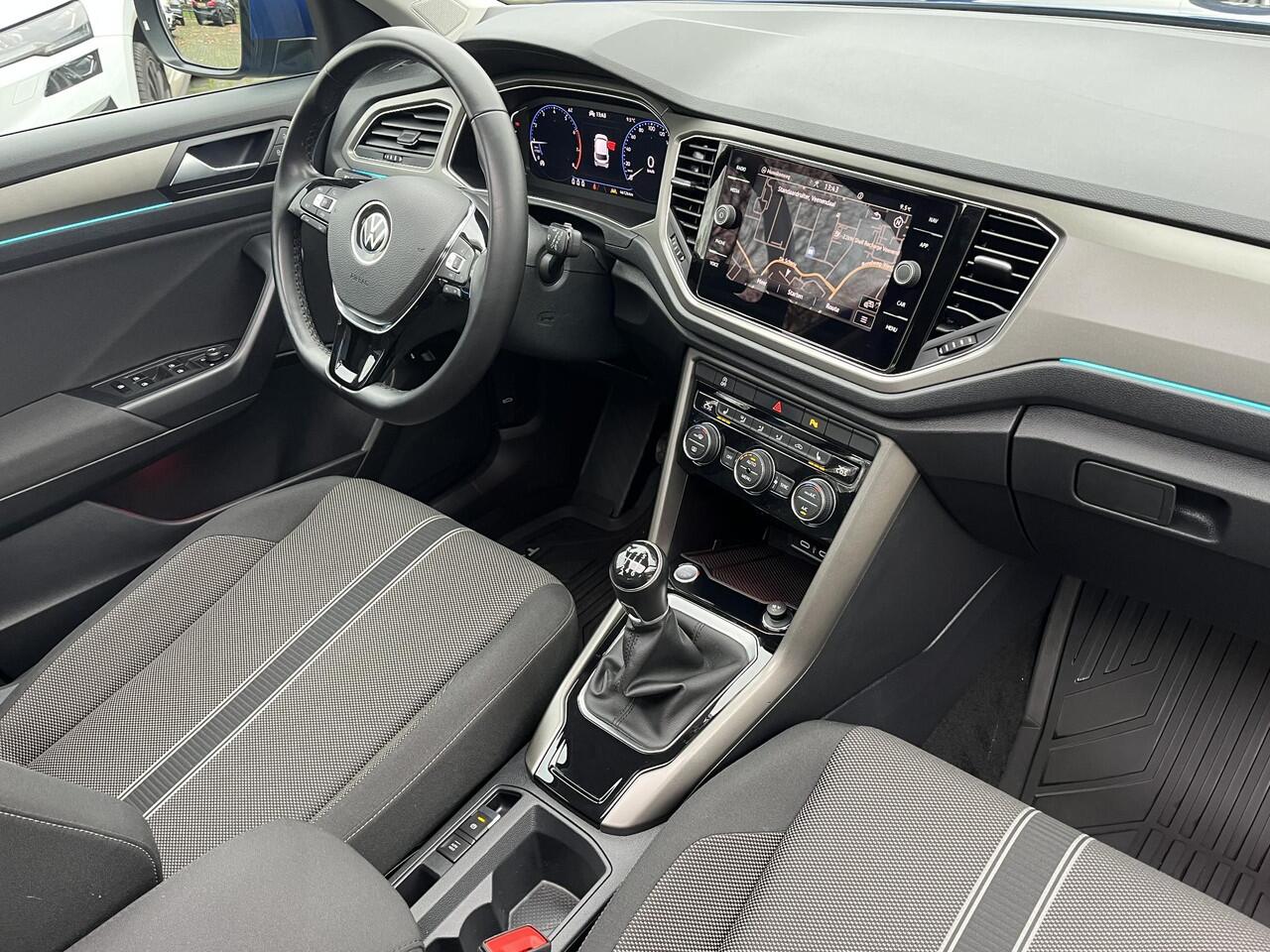 Volkswagen T-Roc 1.0 TSi Style Business | NAV. | PANORAMA | CAMERA | 18" |