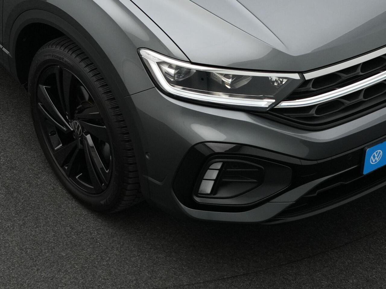 Volkswagen T-Roc 1.5 TSI 150 pk DSG R-Line | Panoramadak | IQ Light | Carplay | Parkeersensoren voor/achter | Adaptive Cruise