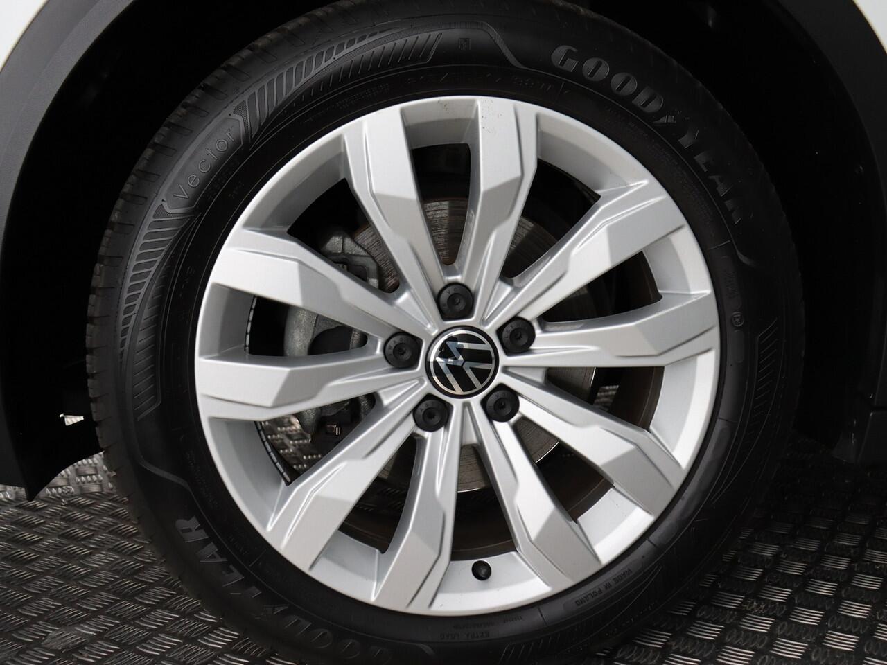 Volkswagen T-Roc Cabrio 1.5 TSI R-Line (Camera / Stoelverw. / ACC / Navi)