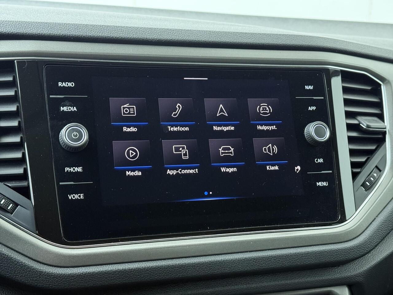 Volkswagen T-Roc 1.0 TSI Style | 110 PK | Climate control | Navigatiesysteem | Adaptive cruise control |