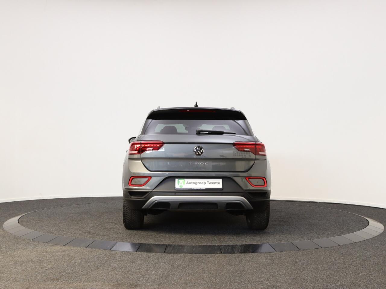 Volkswagen T-Roc 1.5 TSI Life Bns | Private Lease 599,- | Navigatie | Camera | K