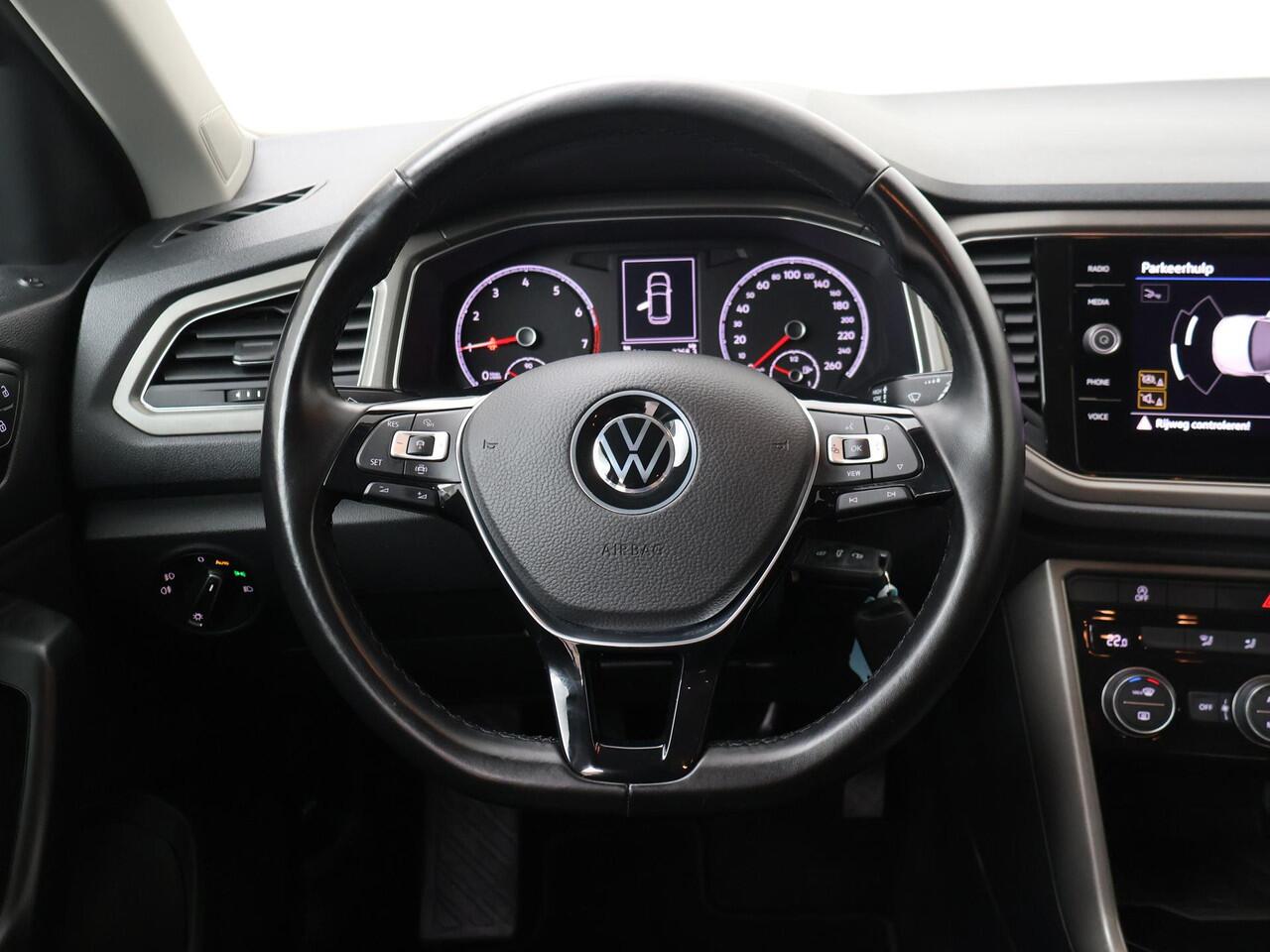 Volkswagen T-Roc 1.0 TSI Style | 110 PK | Climate control | Achteruitrijcamera | Apple Carplay/Android Auto |