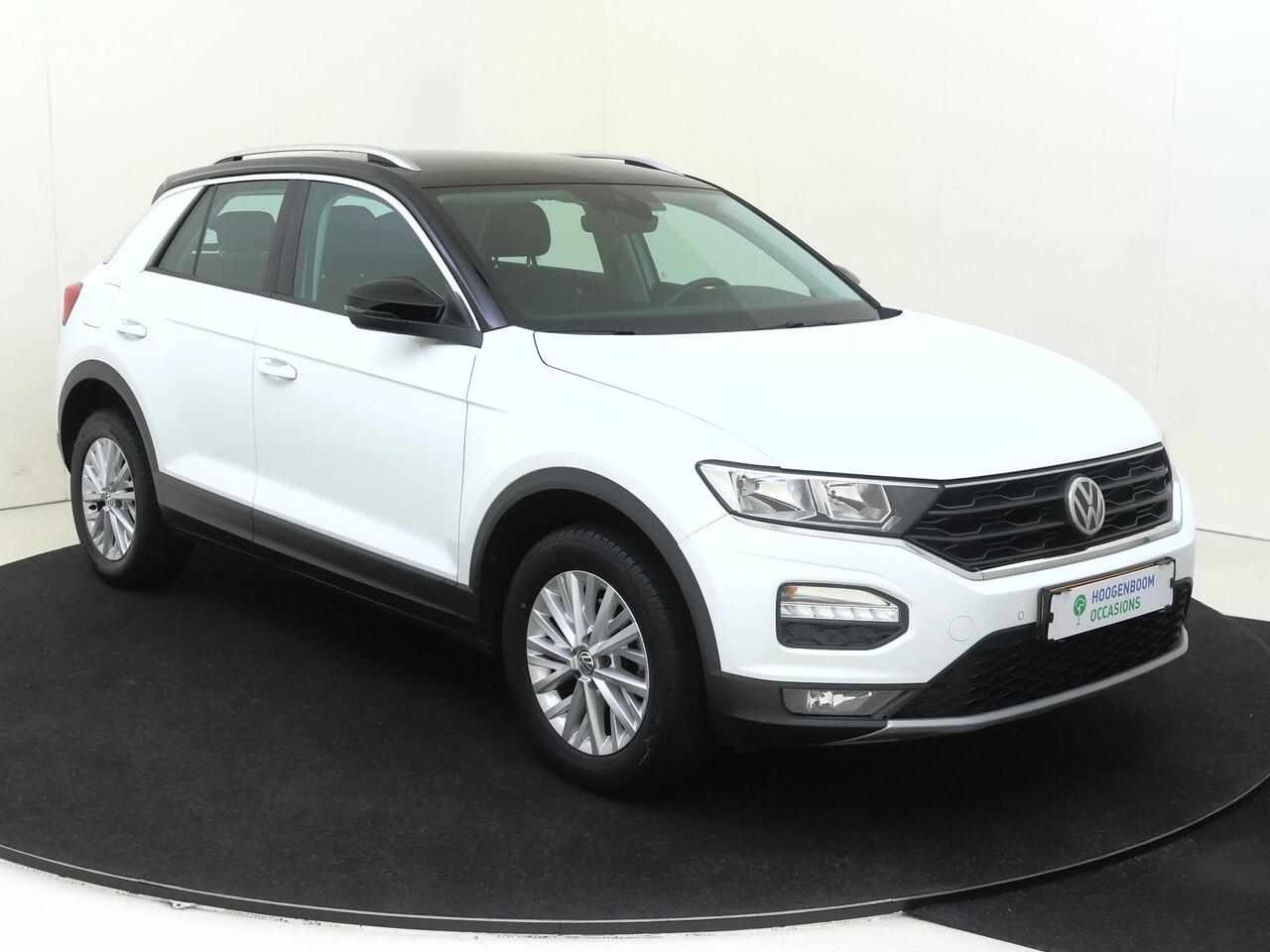 Volkswagen T-Roc 1.0 TSI Style Business | Parkeersensoren | Adaptieve cruise control | CarPlay | Navigatie | Airco | Elektrisch inklapbare buitenspiegels |