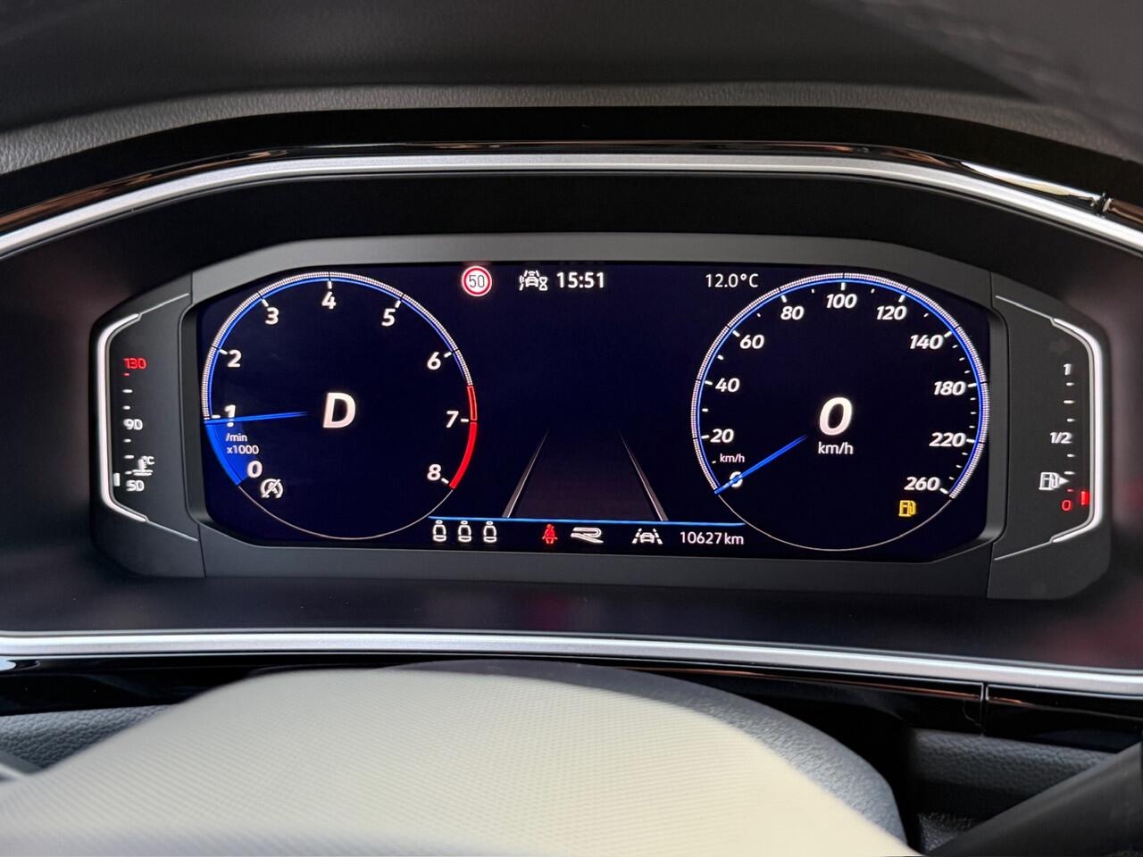 Volkswagen T-Roc 1.5 TSI 150pk DSG R-Line | Camera | Keyless | Elek. Achterklep | Dode hoek | Rijklaar incl. 1 jaar Bovag garantie