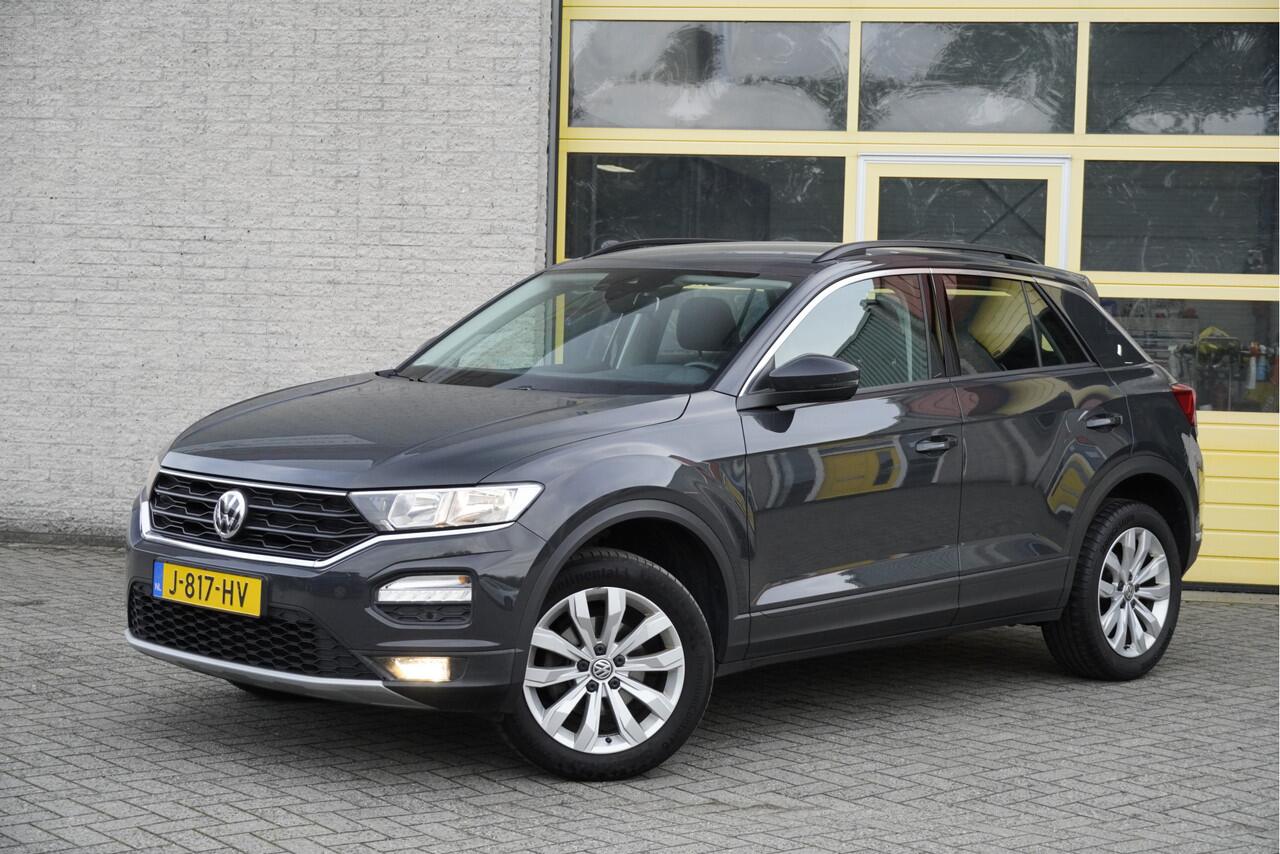 Volkswagen T-Roc 1.0 TSI Style BJ2020 Lmv 17" | Led | Pdc | Elek. achterklep | App-Connect | Climate control | Cruise control | Verwarmde voorstoelen | Getint glas